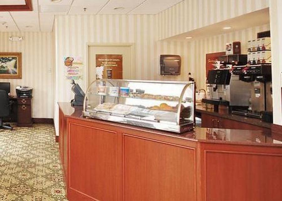 Clarion Hotel & Suites Hamden-New Haven Exterior foto